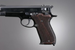 S&W 39 Rosewood Checkered